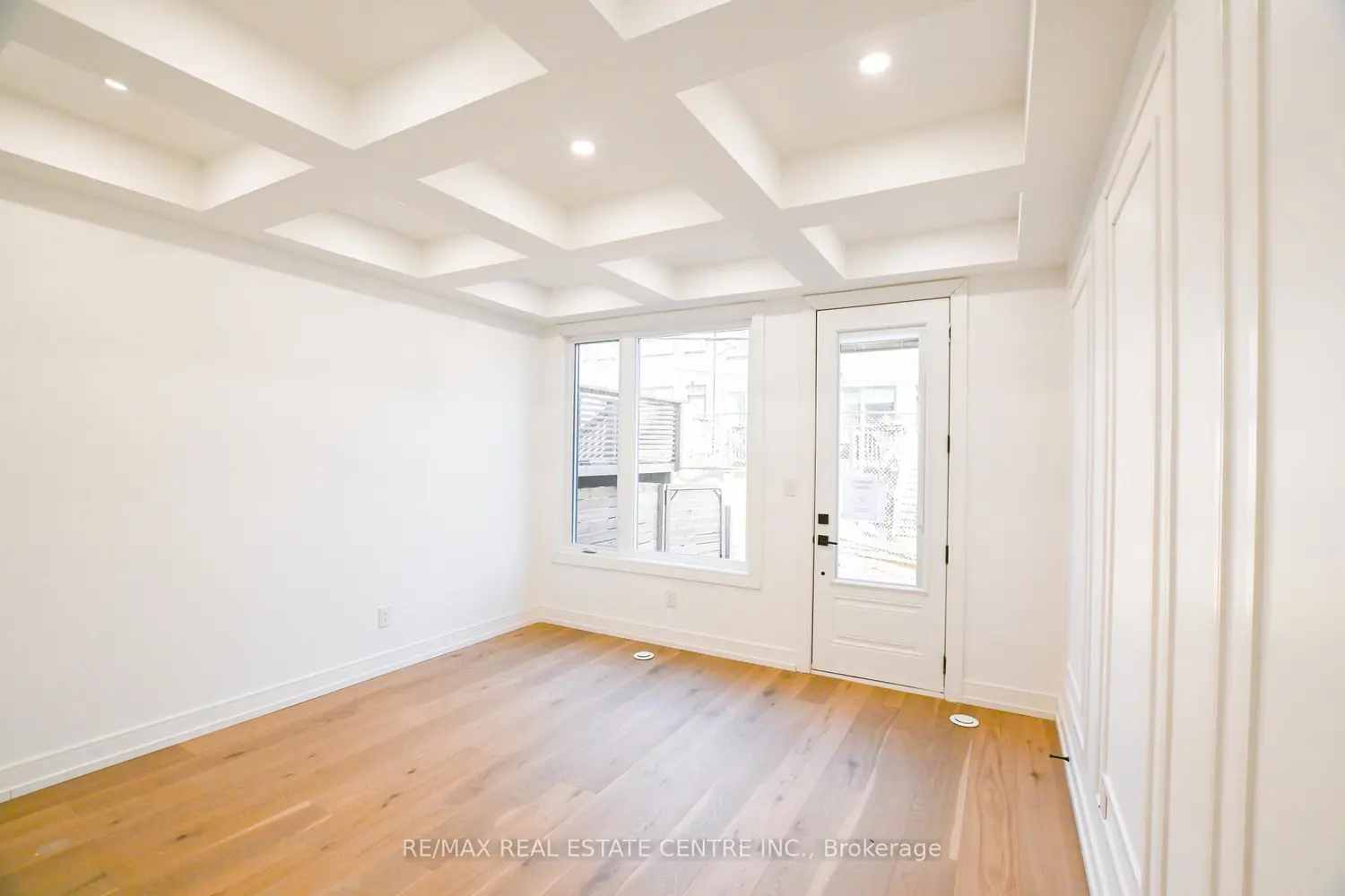 59 Jones Avenue photo 2