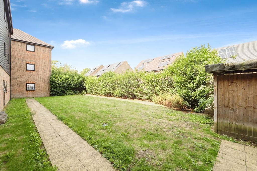 Additional image 17 of 2 bed flat for saleDunningford Close, Hornchurch RM12