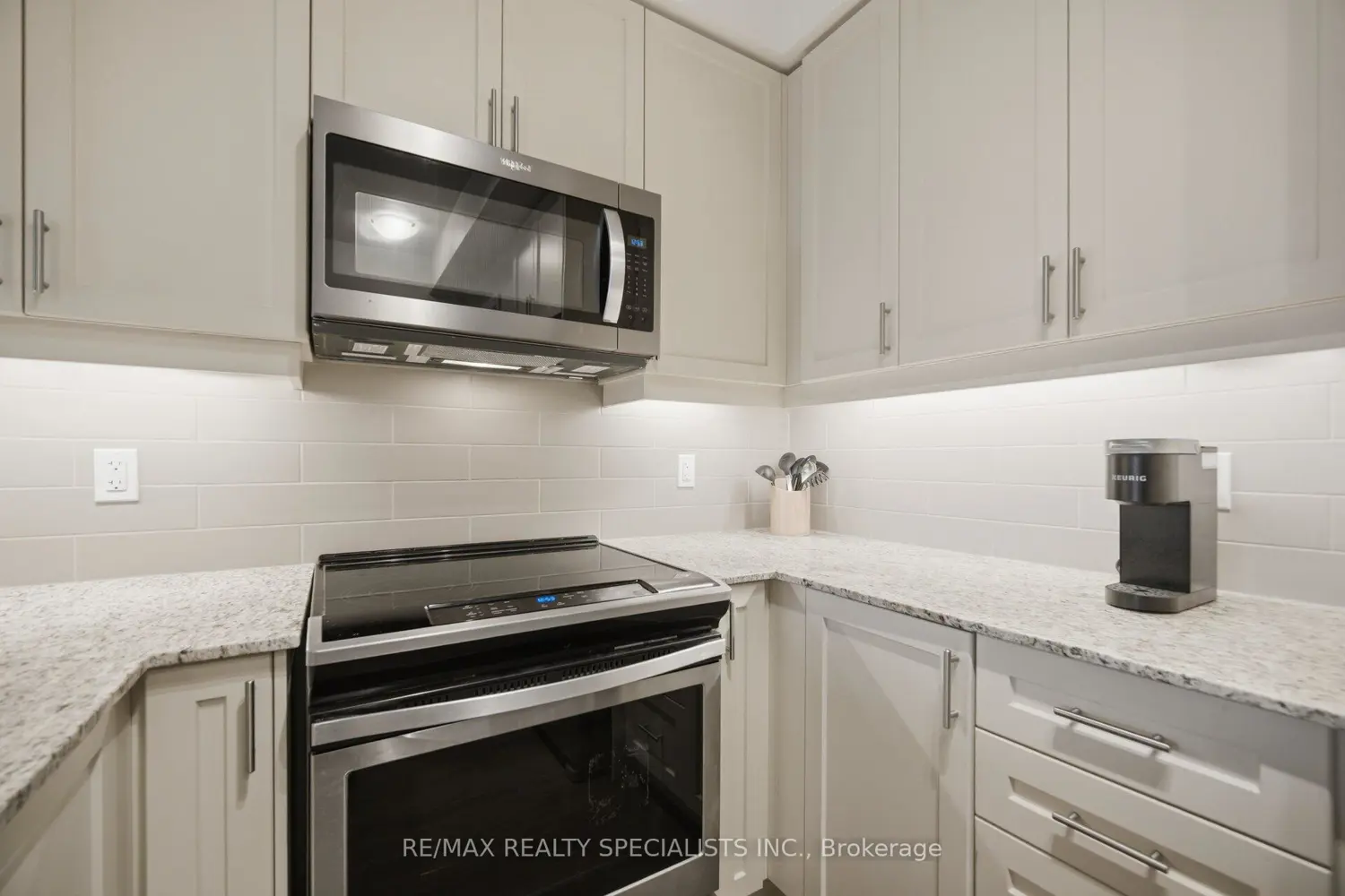 1050 Main Street 405 photo 5