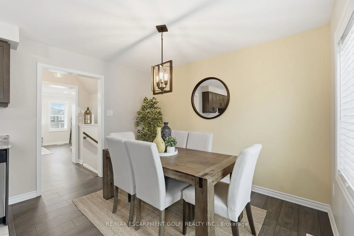 230 Avonsyde Boulevard 15 photo 2