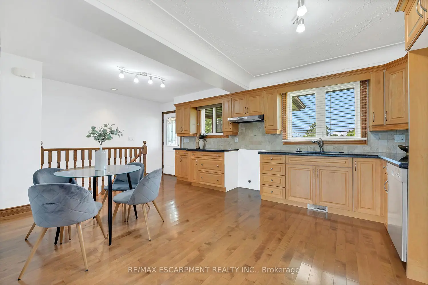 617 Eighth Road photo 5