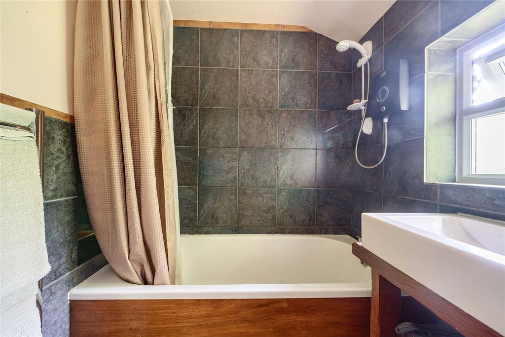 Additional image 9 of 1 bed flat for saleHindhead, Surrey GU26