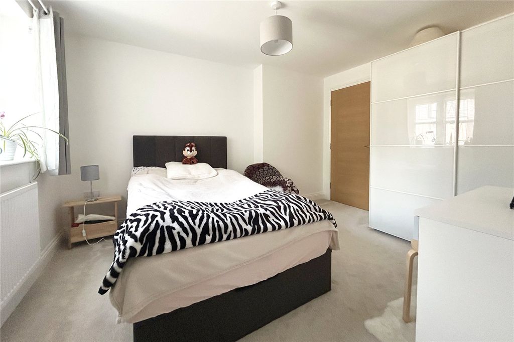 Additional image 4 of 2 bed flat for saleCarter Court, Hook, Hampshire RG27