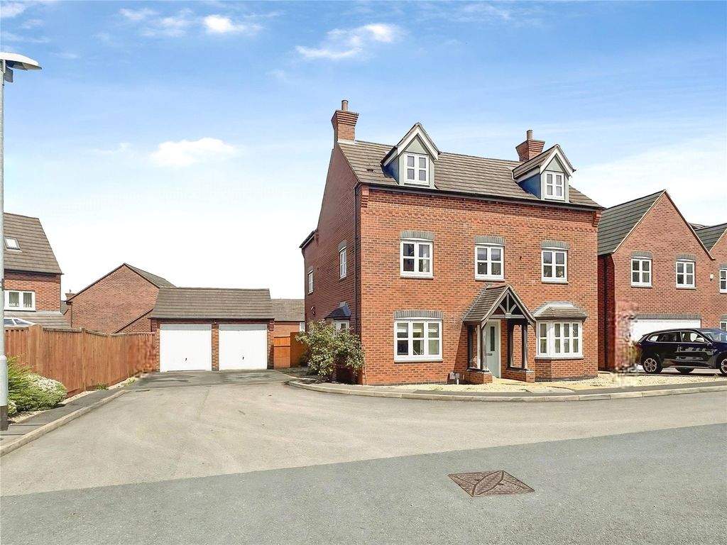 5 bed detached house for saleSt. Louis Close, Hinckley, Leicestershire LE10
