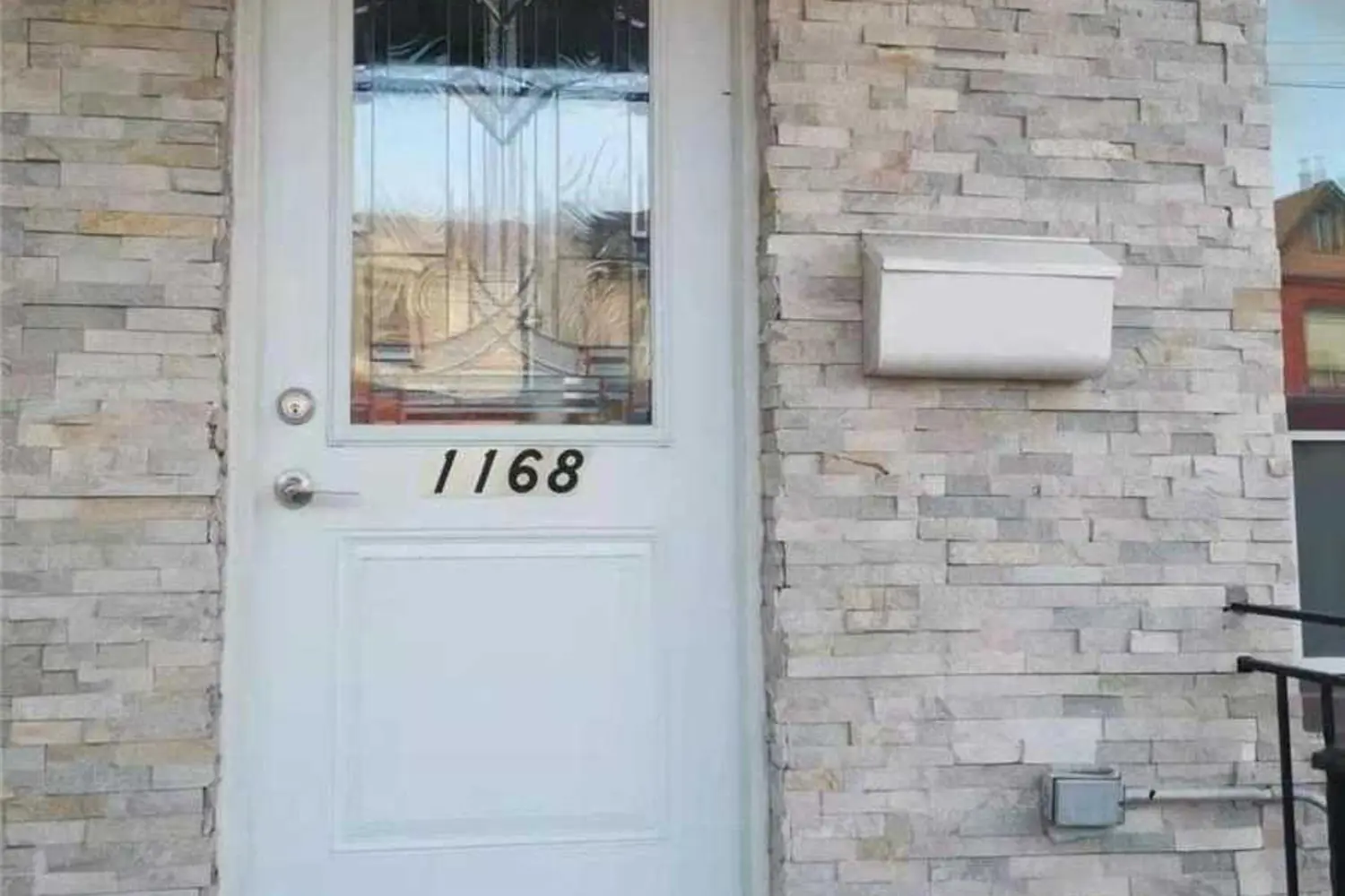 1168 Dufferin Street photo 2
