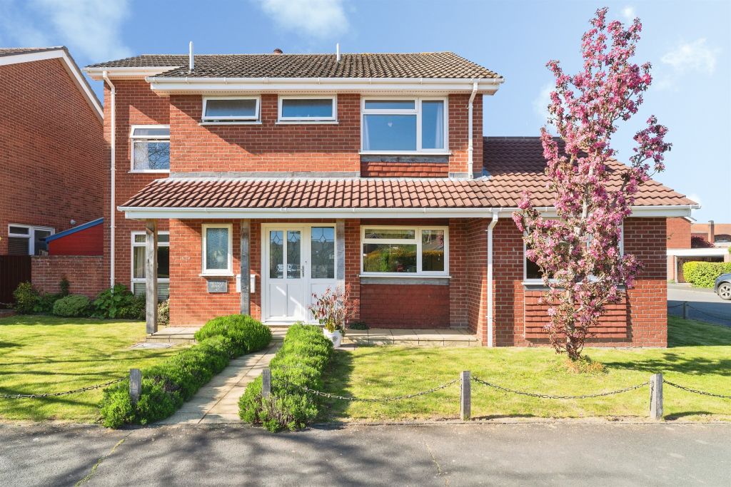 4 bed detached house for saleGrove Lane, Holt NR25