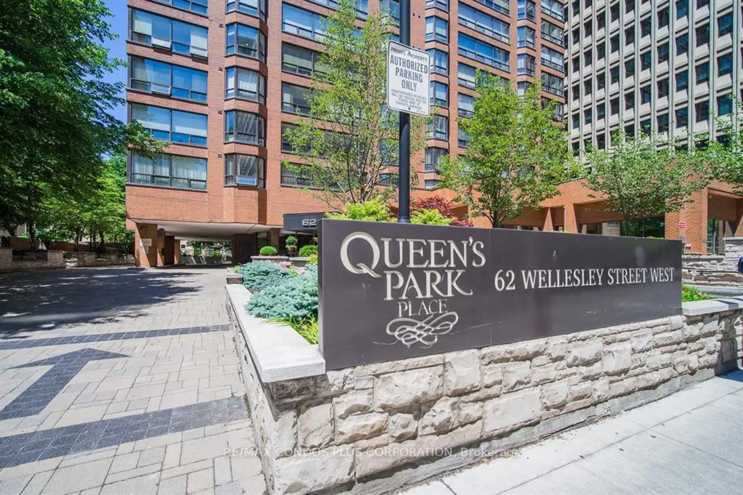 62 Wellesley Street 803
