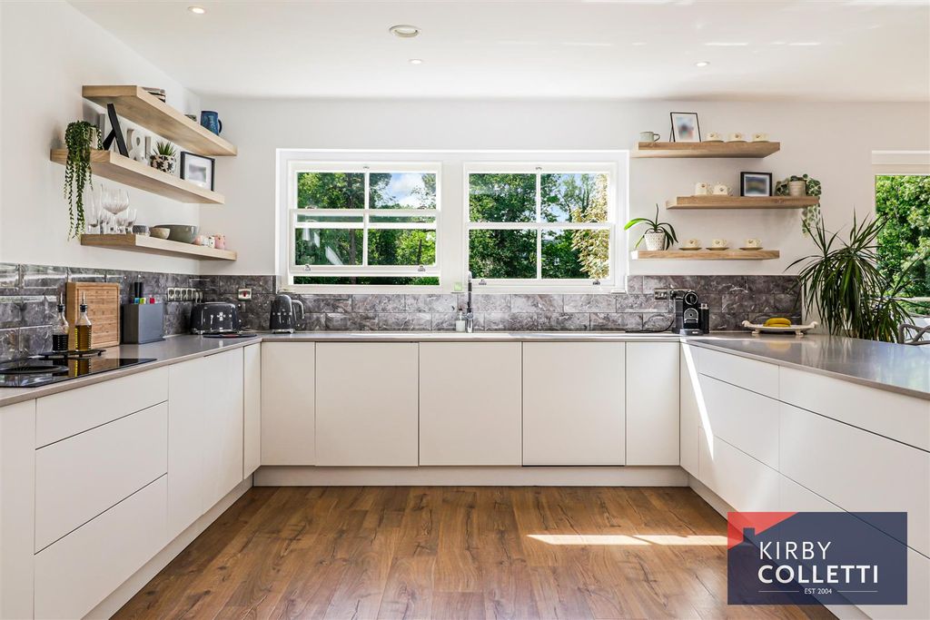 Additional image 19 of 5 bed detached house for saleWoodlands Drive, Hoddesdon EN11