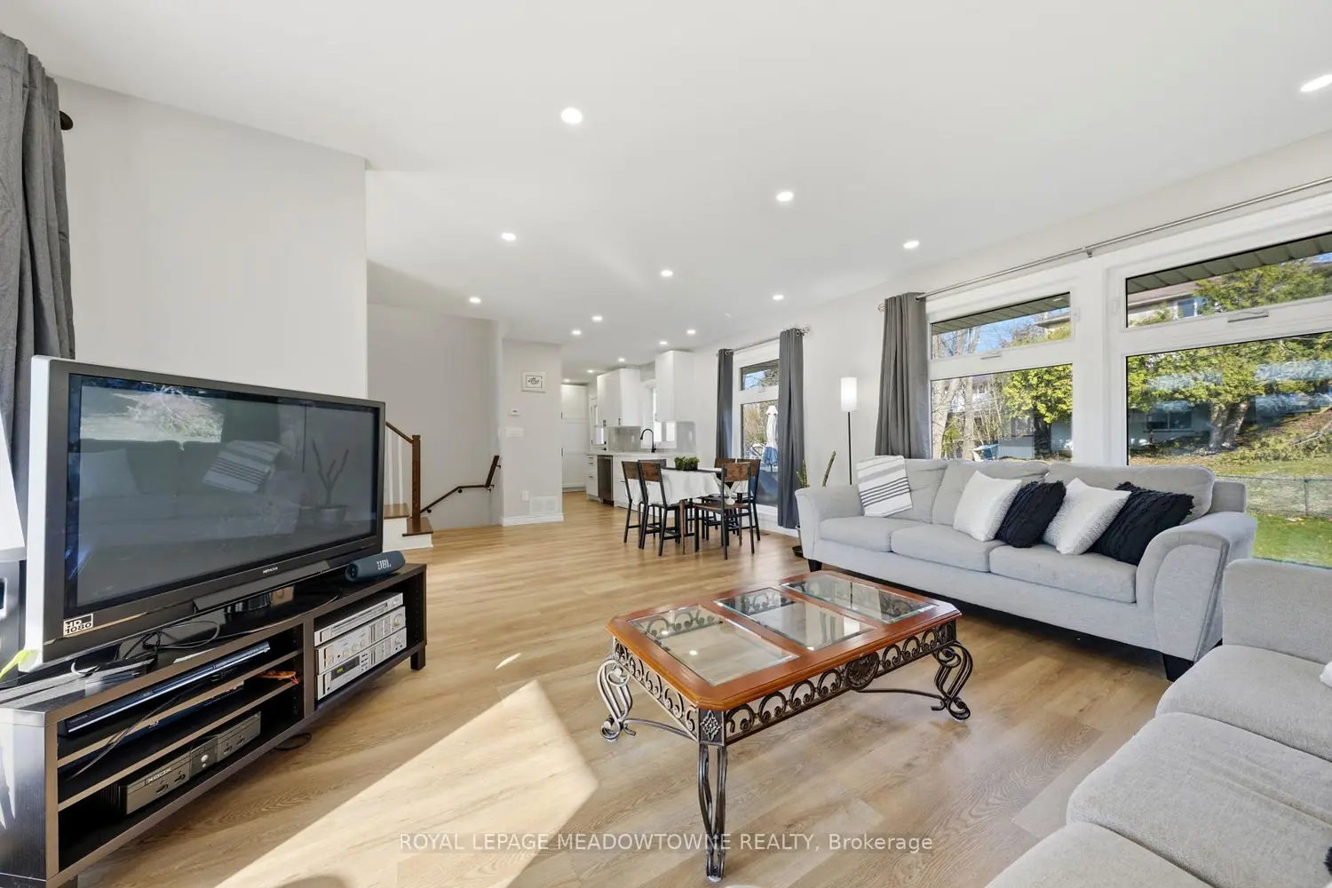 73 Elizabeth Drive photo 4