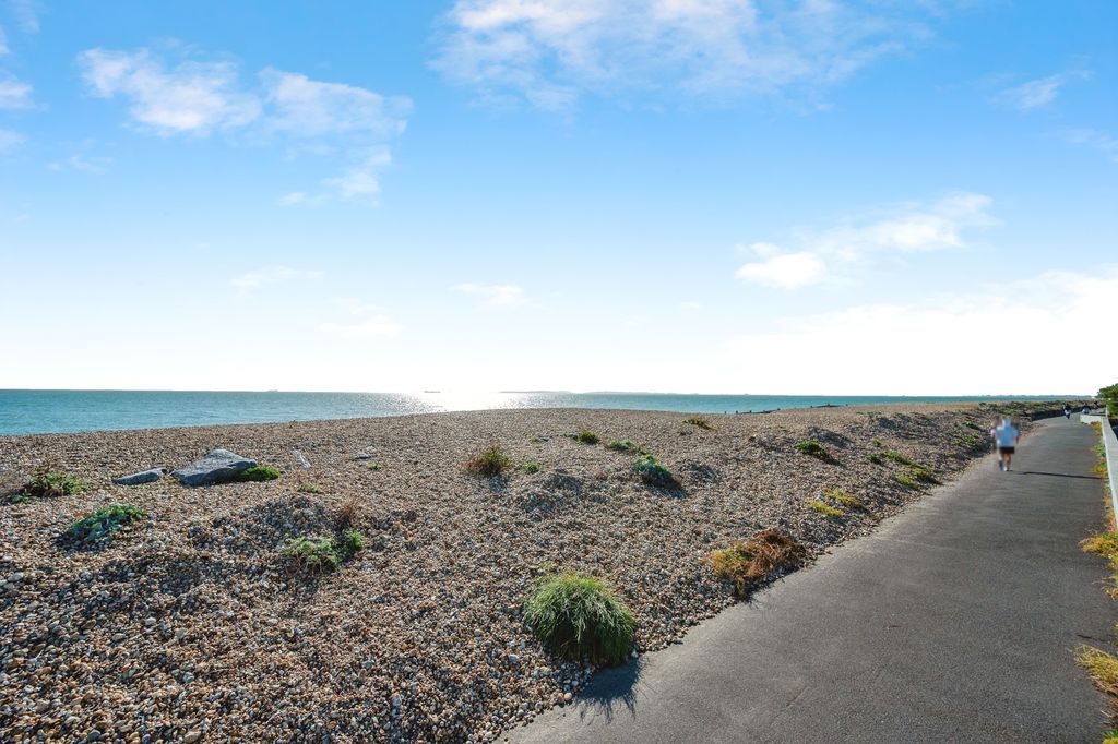 Additional image 6 of 2 bed flat for saleAcasta Court, 188 Southwood Road, Hayling Island, Hampshire PO11