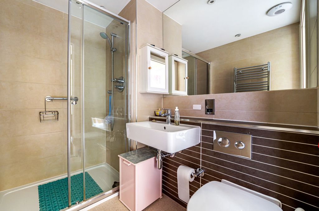 Additional image 10 of 1 bed flat for saleWispers Lane, Haslemere, Surrey GU27