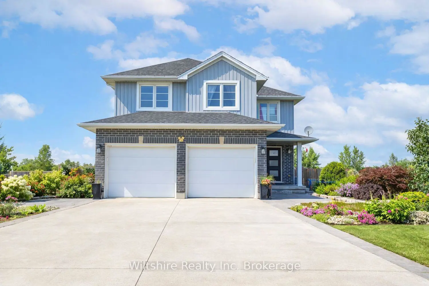 335 Talbot Street photo 2