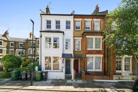 Heyford Avenue SW8, Oval, London