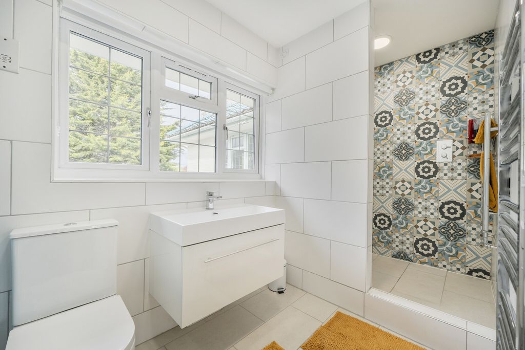 Additional image 14 of 6 bed detached house for saleGreys Road, Henley-On-Thames, Oxfordshire RG9