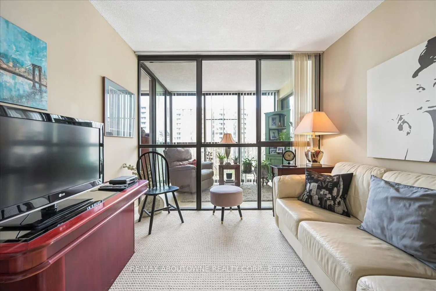 Additional image 11 of 1240 Marlborough Court 605