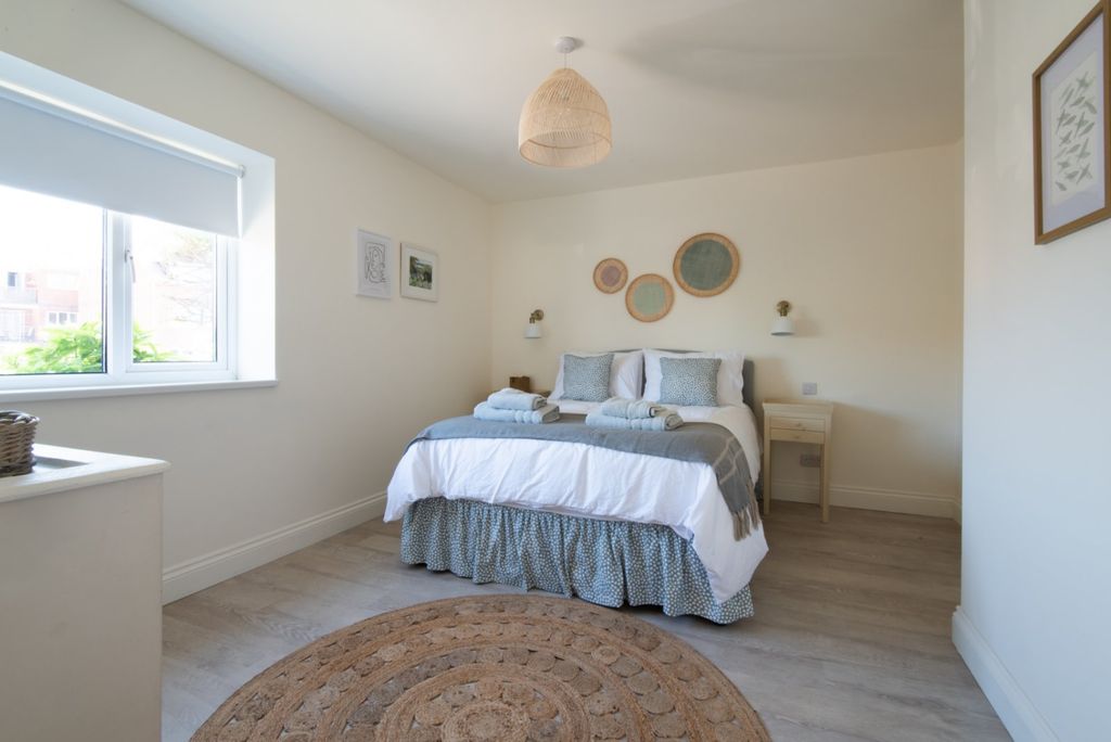 Additional image 9 of 5 bed detached house for saleSouthwood Road, Hayling Island, Hampshire PO11