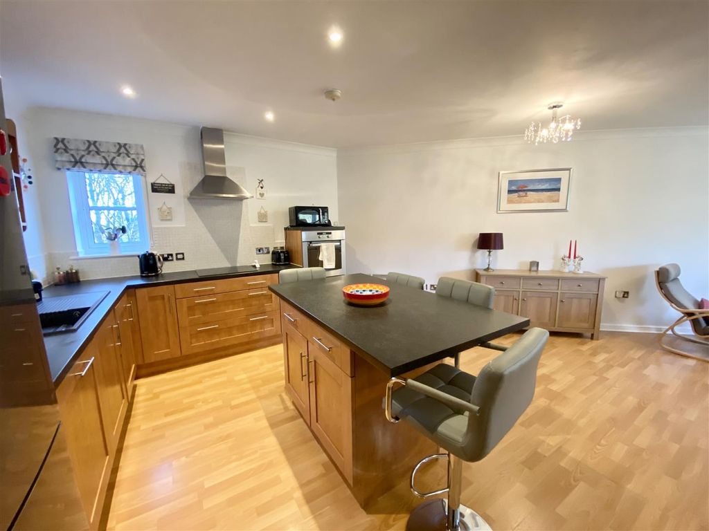 Additional image 5 of 2 bed flat for saleAlmond Court, Northowram, Halifax HX3