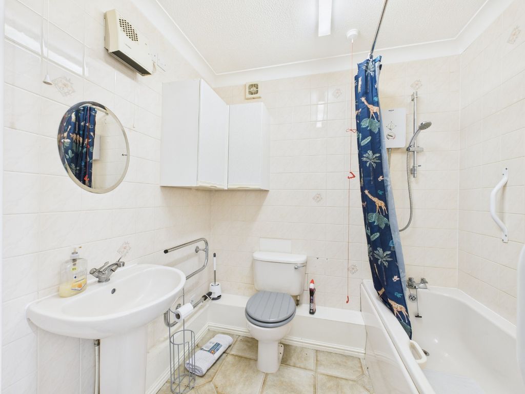 Additional image 9 of 1 bed flat for saleAlbion Court, Anlaby Common, Hull HU4