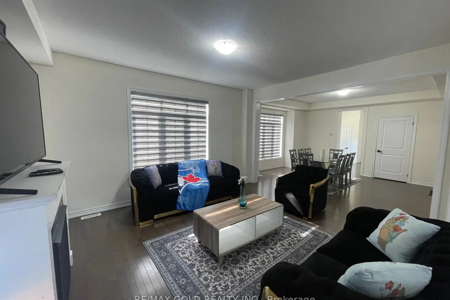 537 Veterans Drive photo 3