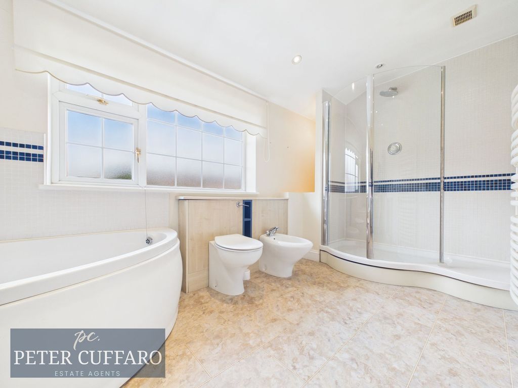 Additional image 18 of 4 bed detached house for saleWare Road, Hoddesdon EN11