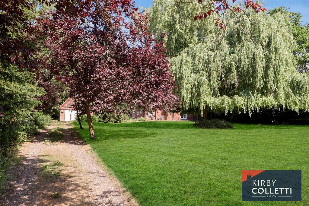 Additional image 4 of 4 bed semi-detached house for saleGoose Green, Hoddesdon EN11