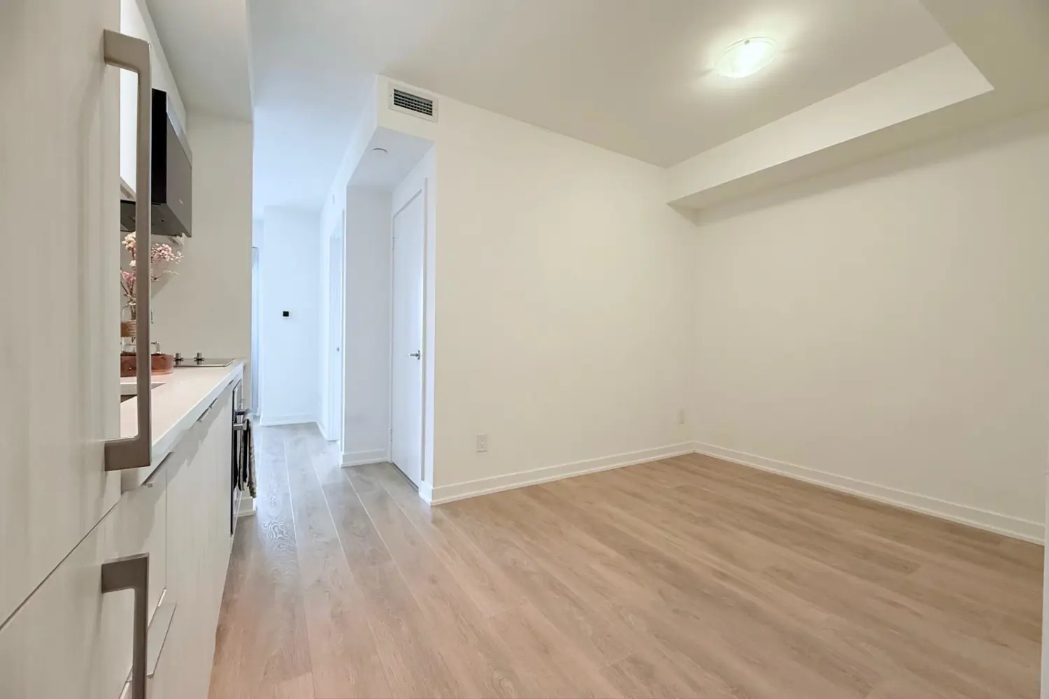 2031 Kennedy Road 2117 photo 4