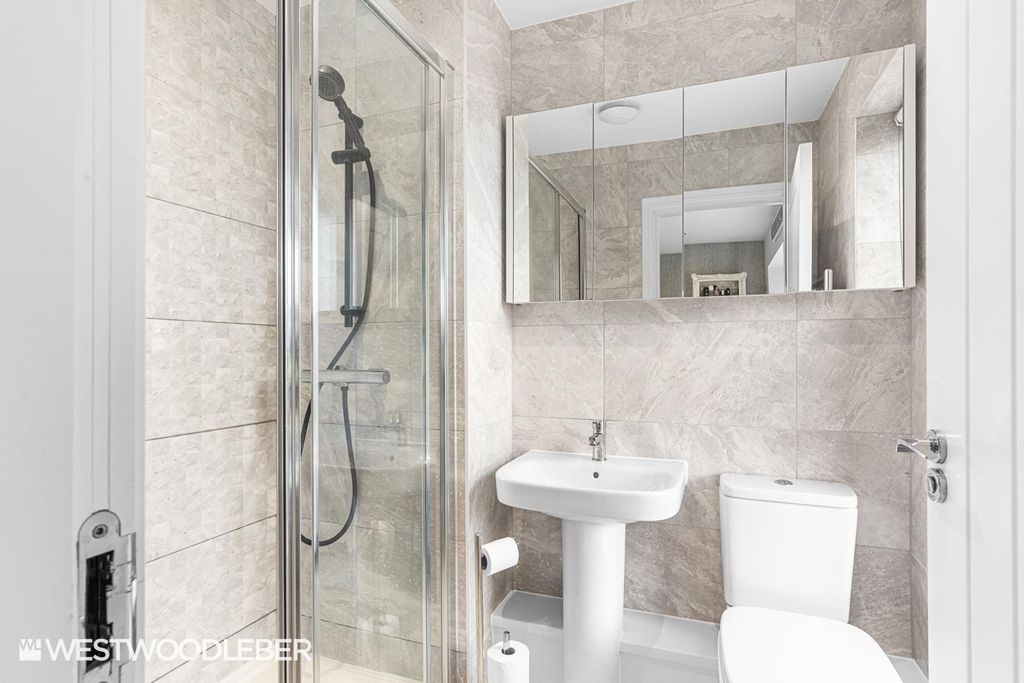 Additional image 13 of 2 bed flat for saleMoye Close, Hoddesdon EN11