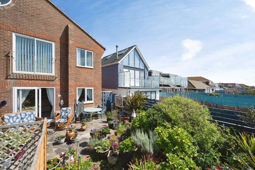 Additional image 13 of 2 bed flat for saleSouthwood Road, Hayling Island, Hampshire PO11