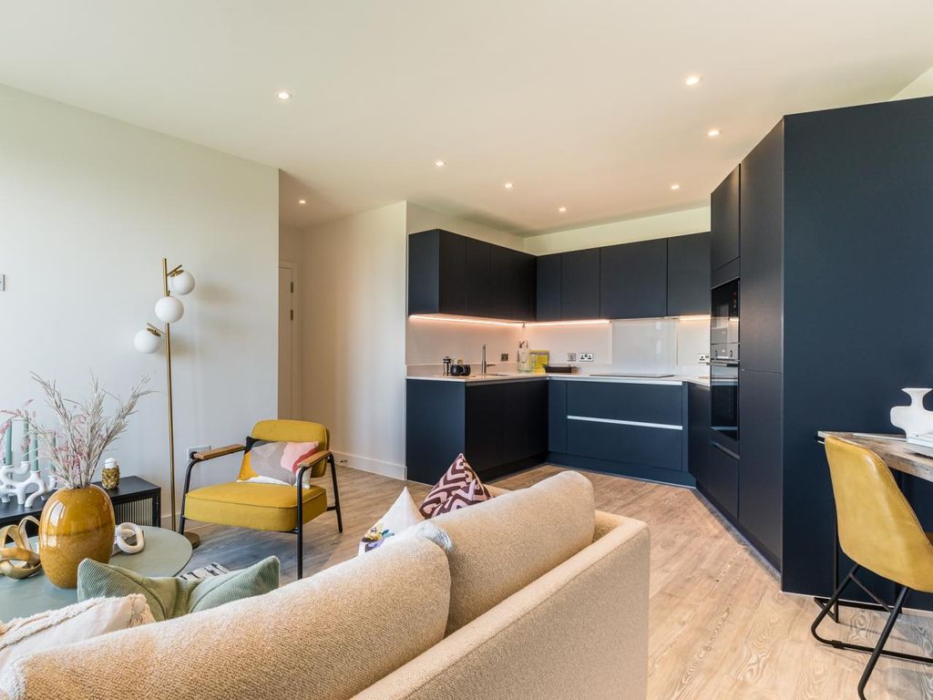 Additional image 3 of 2 bed flat for saleLampton Road, Hounslow TW3