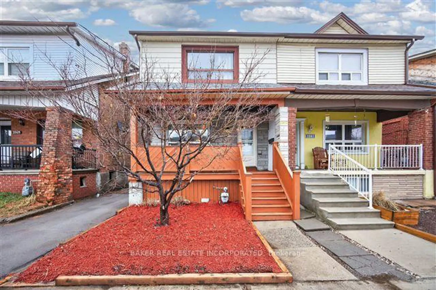 1867 Dufferin Street photo 2