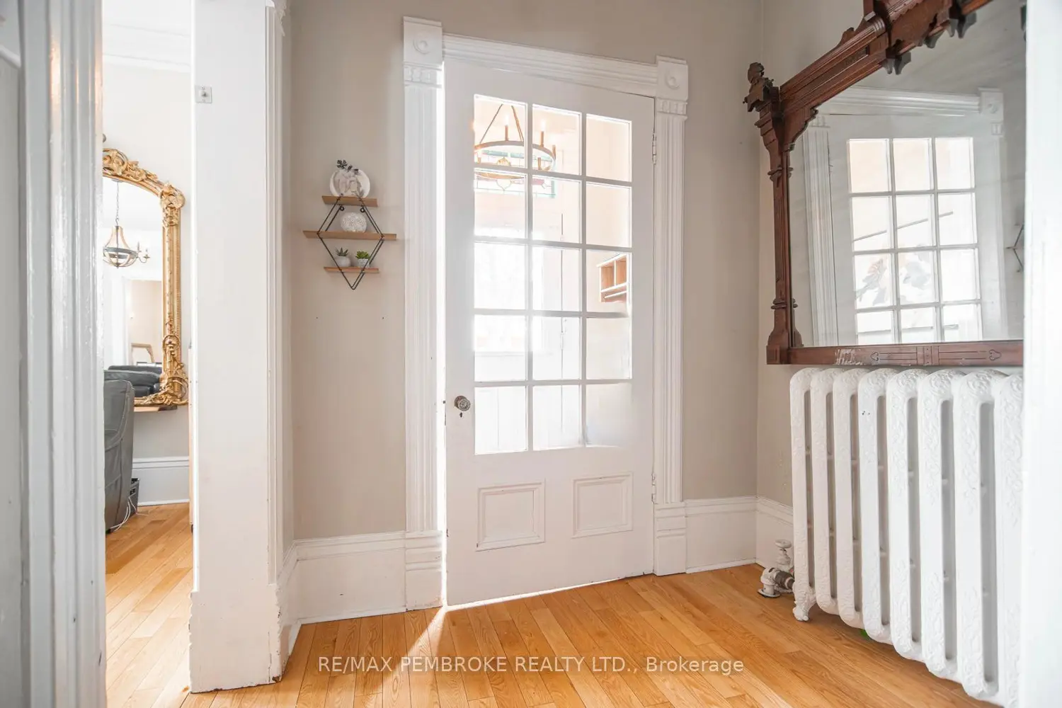 188 Esther Street photo 3