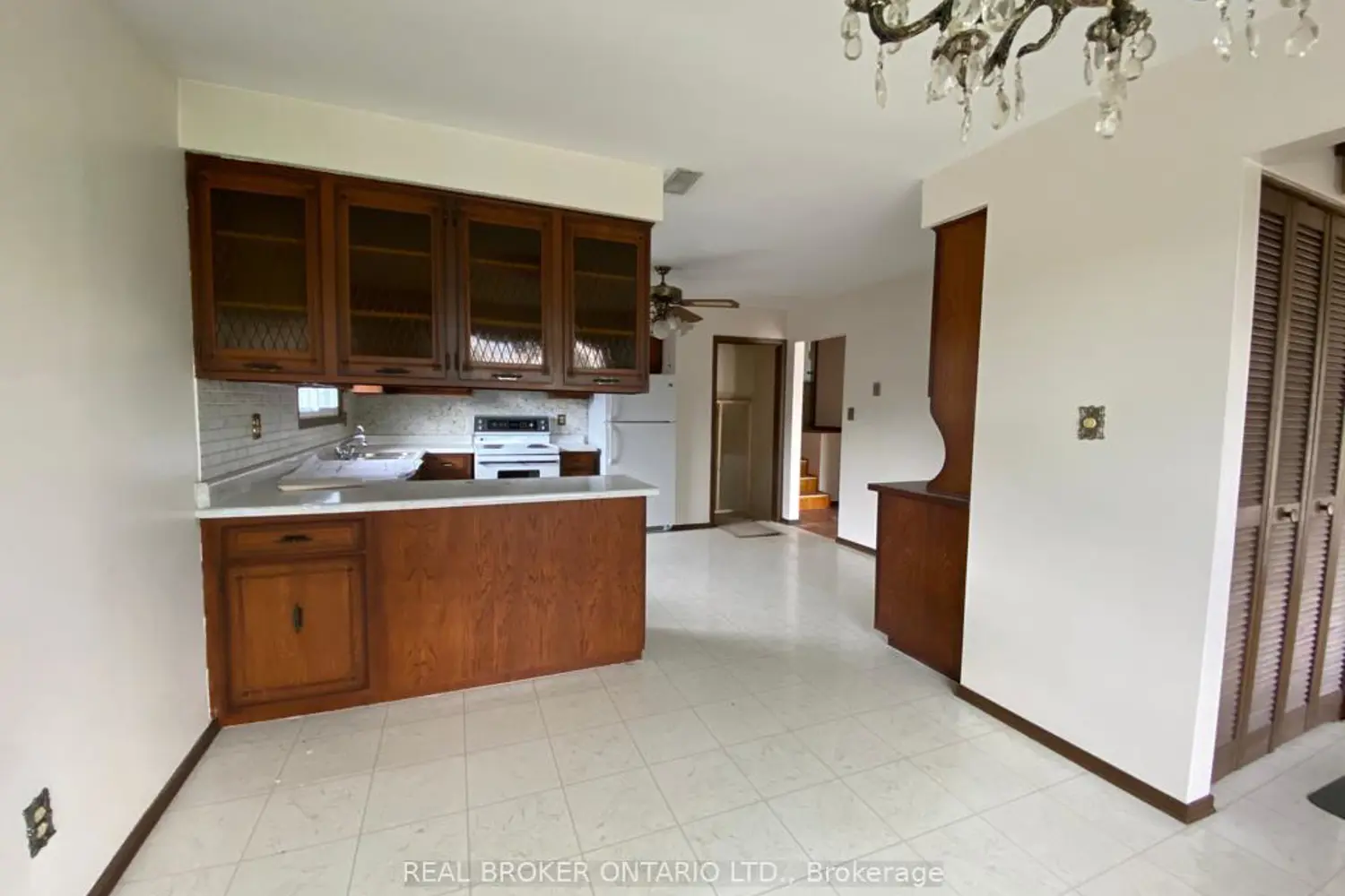 260 Bruce Street photo 2