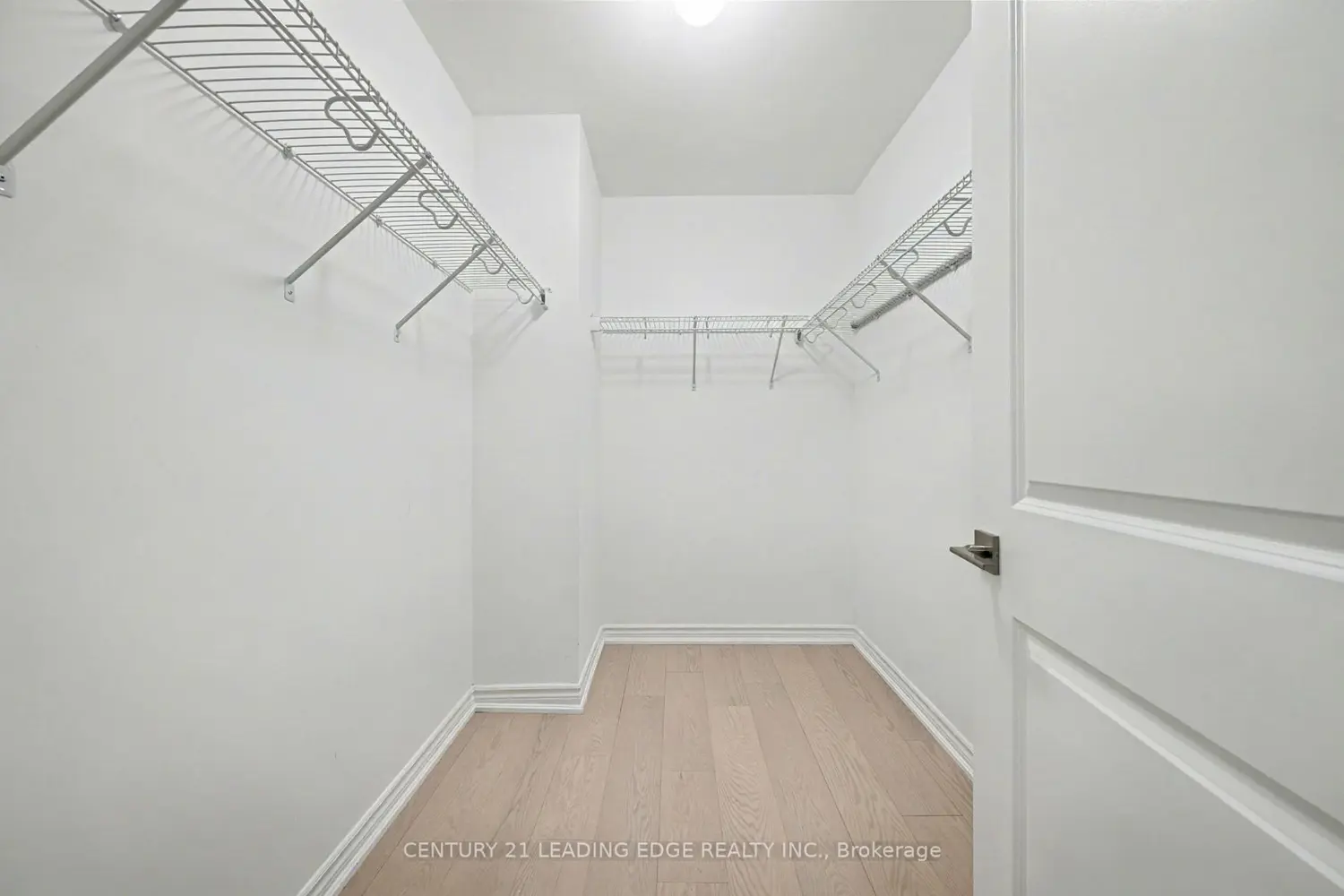 8 Turnberry Court photo 5