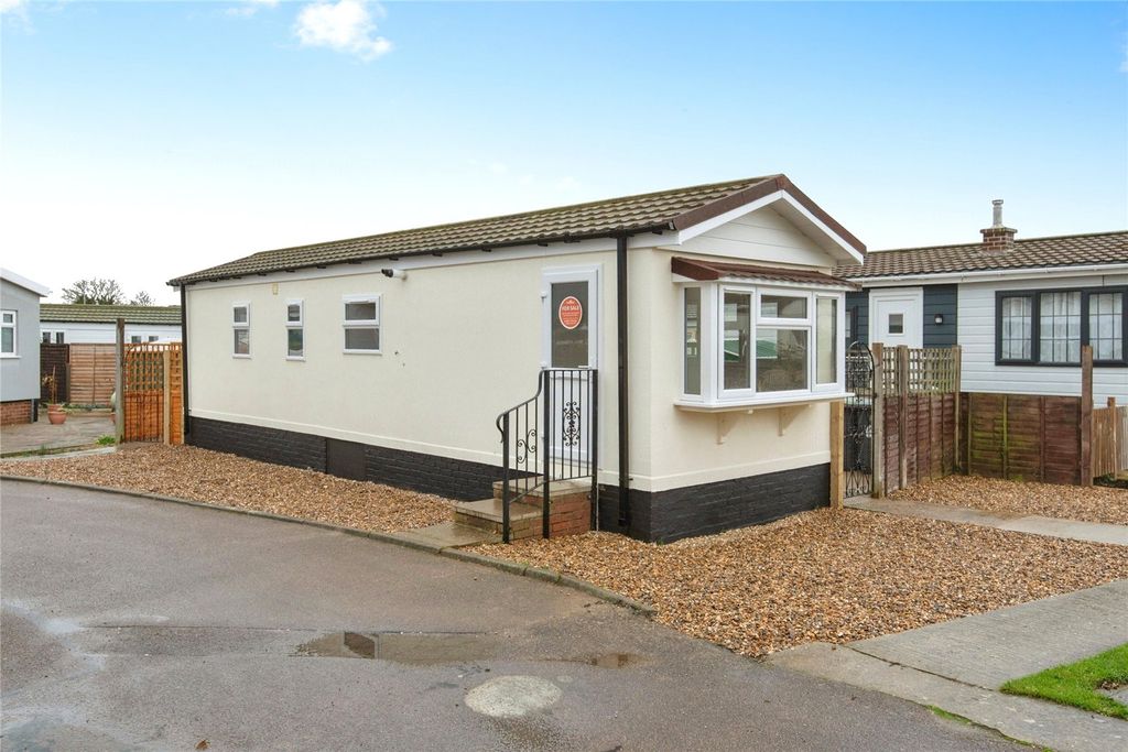 1 bed property for saleThree Star Park, Bedford Road, Lower Stondon, Henlow SG16