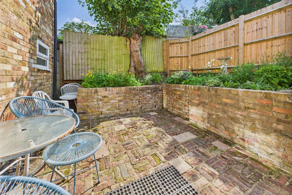 Additional image 30 of 6 bed detached house for saleAstley Road, Hemel Hempstead HP1