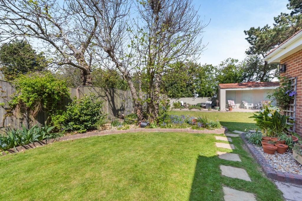 Additional image 19 of 4 bed detached house for saleSt. Marys Road, Hayling Island, Hampshire PO11