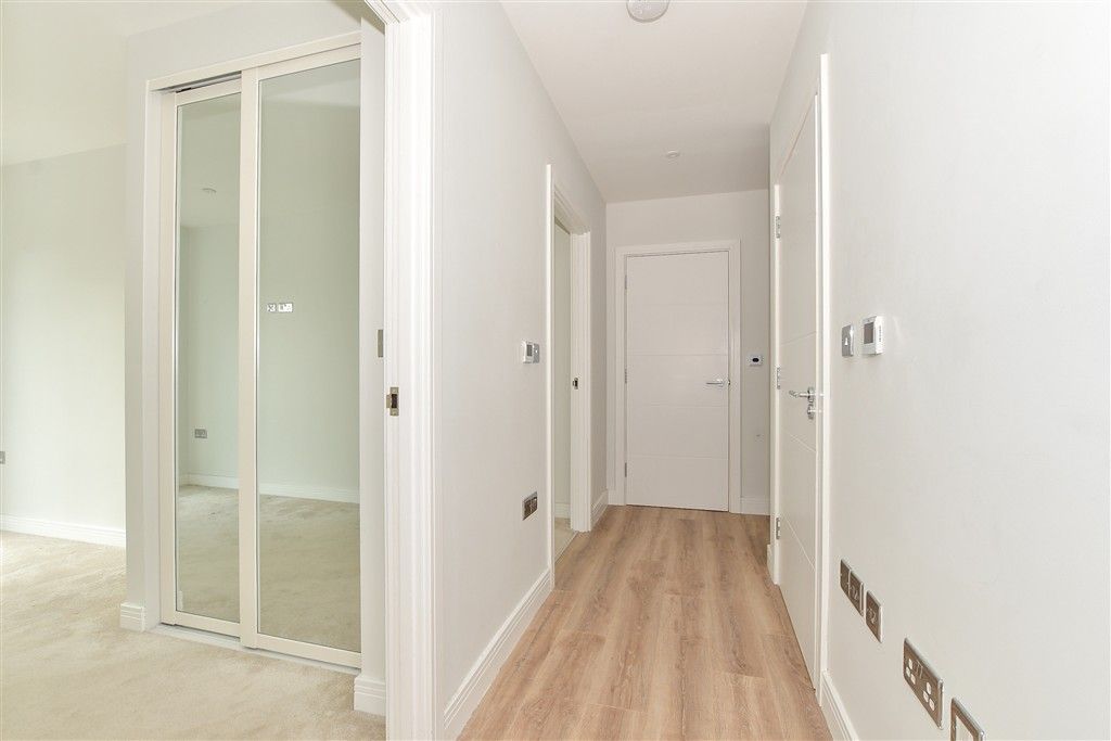 Additional image 5 of 2 bed flat for saleStation Road, Horsham, West Sussex RH13
