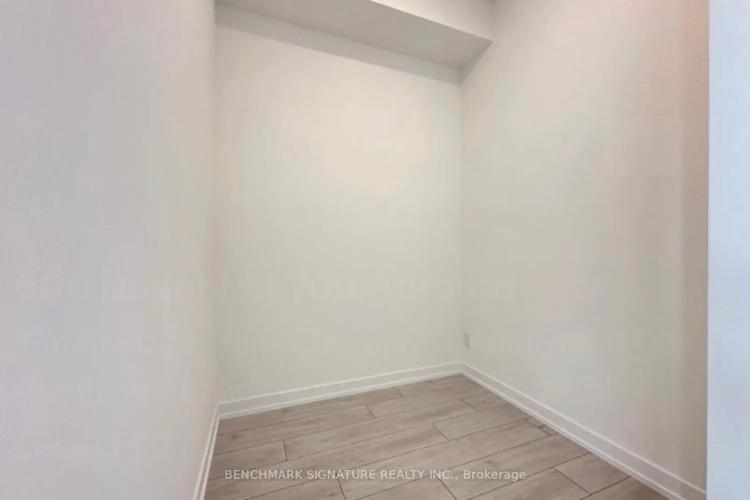 Additional image 4 of 500 Dupont Street 709