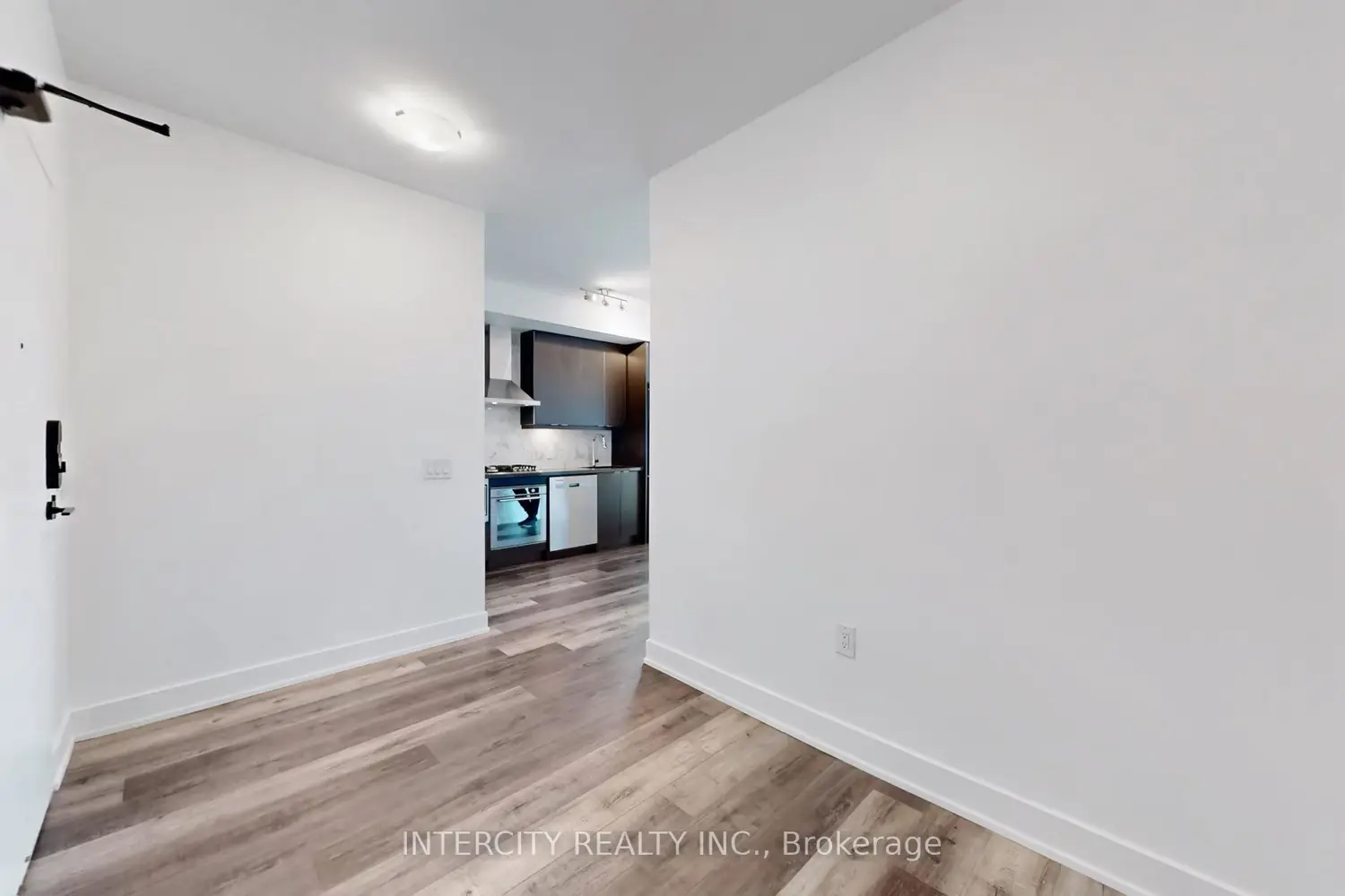 11782 Ninth Line A615 photo 3