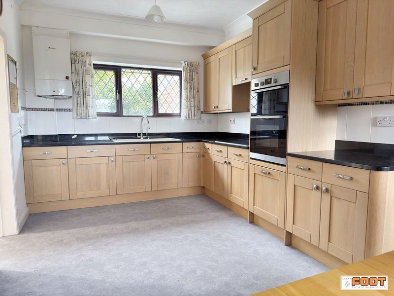 Additional image 5 of 4 bed detached house for saleMarine Walk, Hayling Island PO11