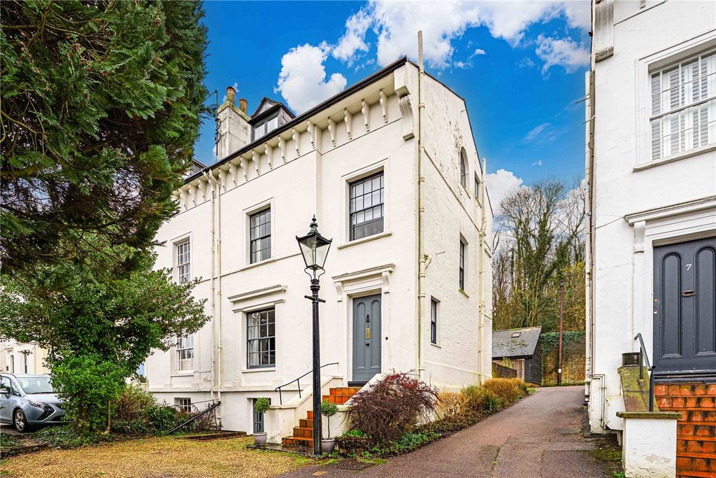 4 bed semi-detached house for saleRoughdown Villas Road, Felden, Hemel Hempstead, Hertfordshire HP3