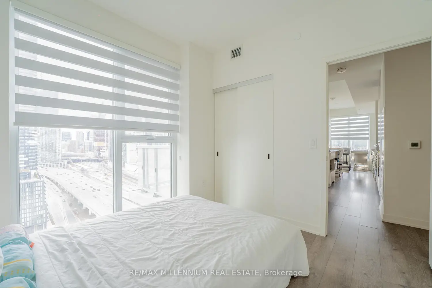 20 Richardson Street 1808 photo 4