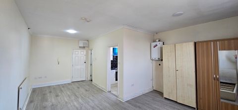 Uxbridge Road, Hayes UB4, Studio to rent