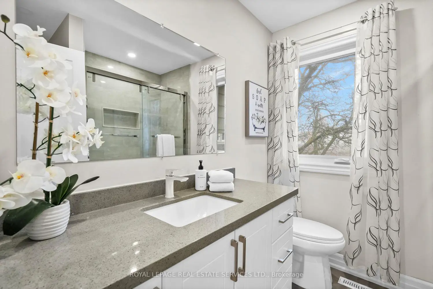 Additional image 5 of 1176 Jamesway Boulevard 22