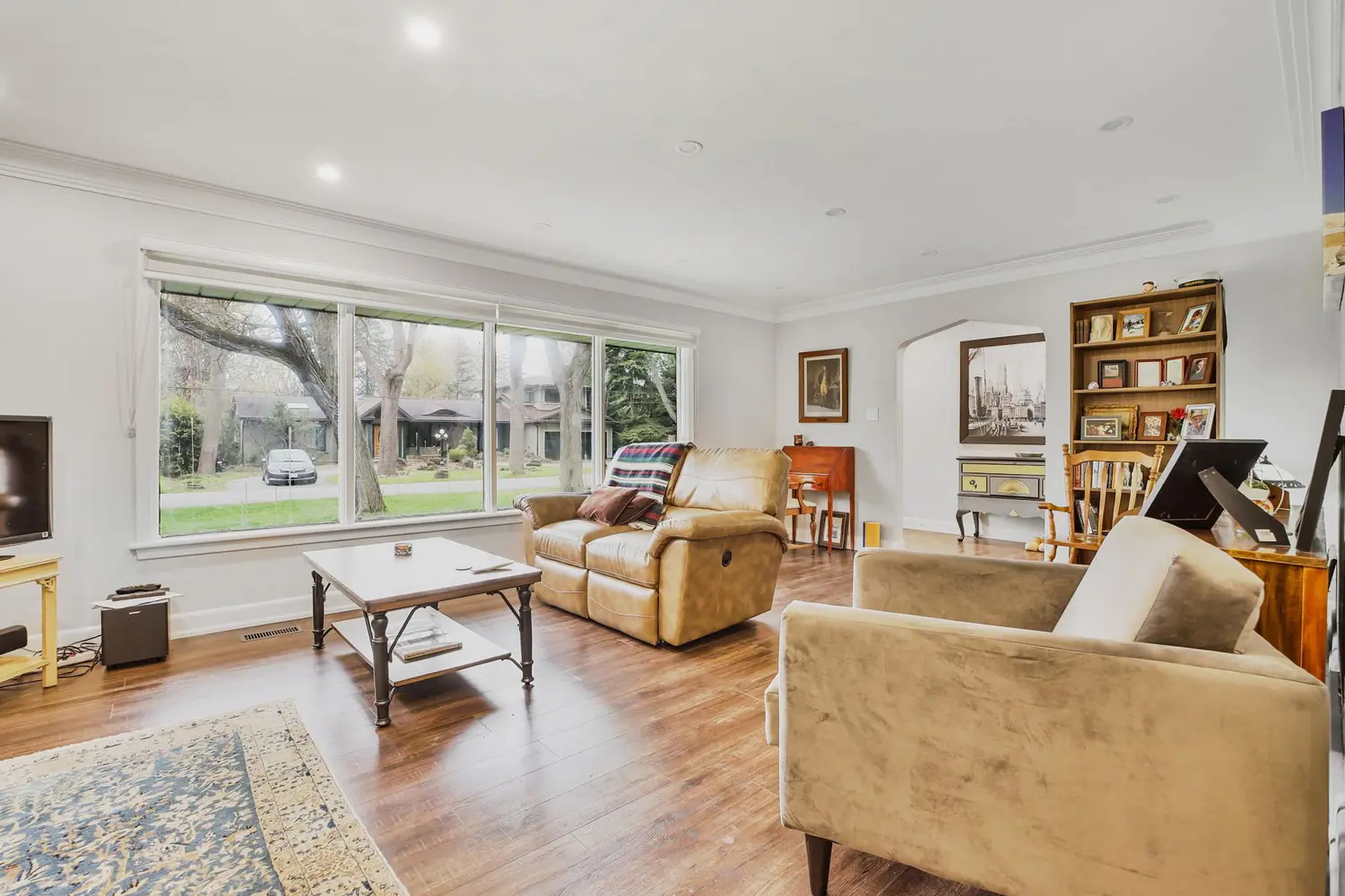 167 Blue Water Place photo 4