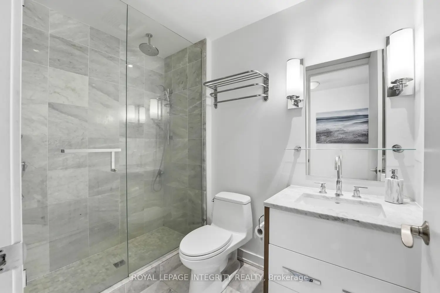 111 Champagne Avenue 1103 photo 4
