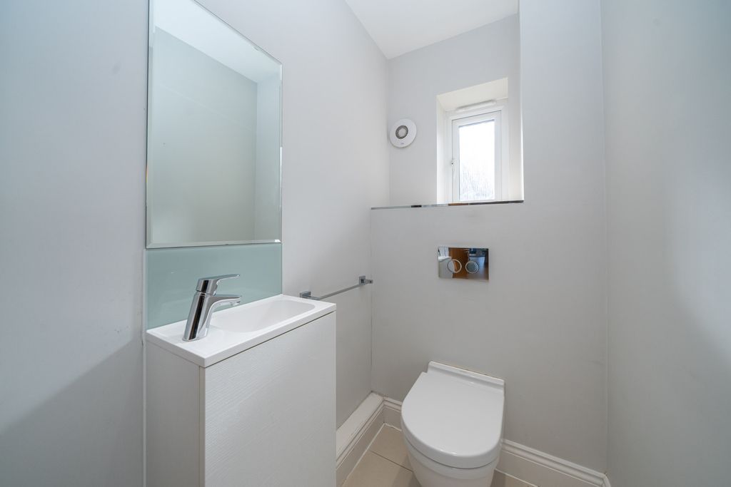 Additional image 14 of 4 bed detached house for saleOstlers Close, Hemel Hempstead, Hertfordshire HP3