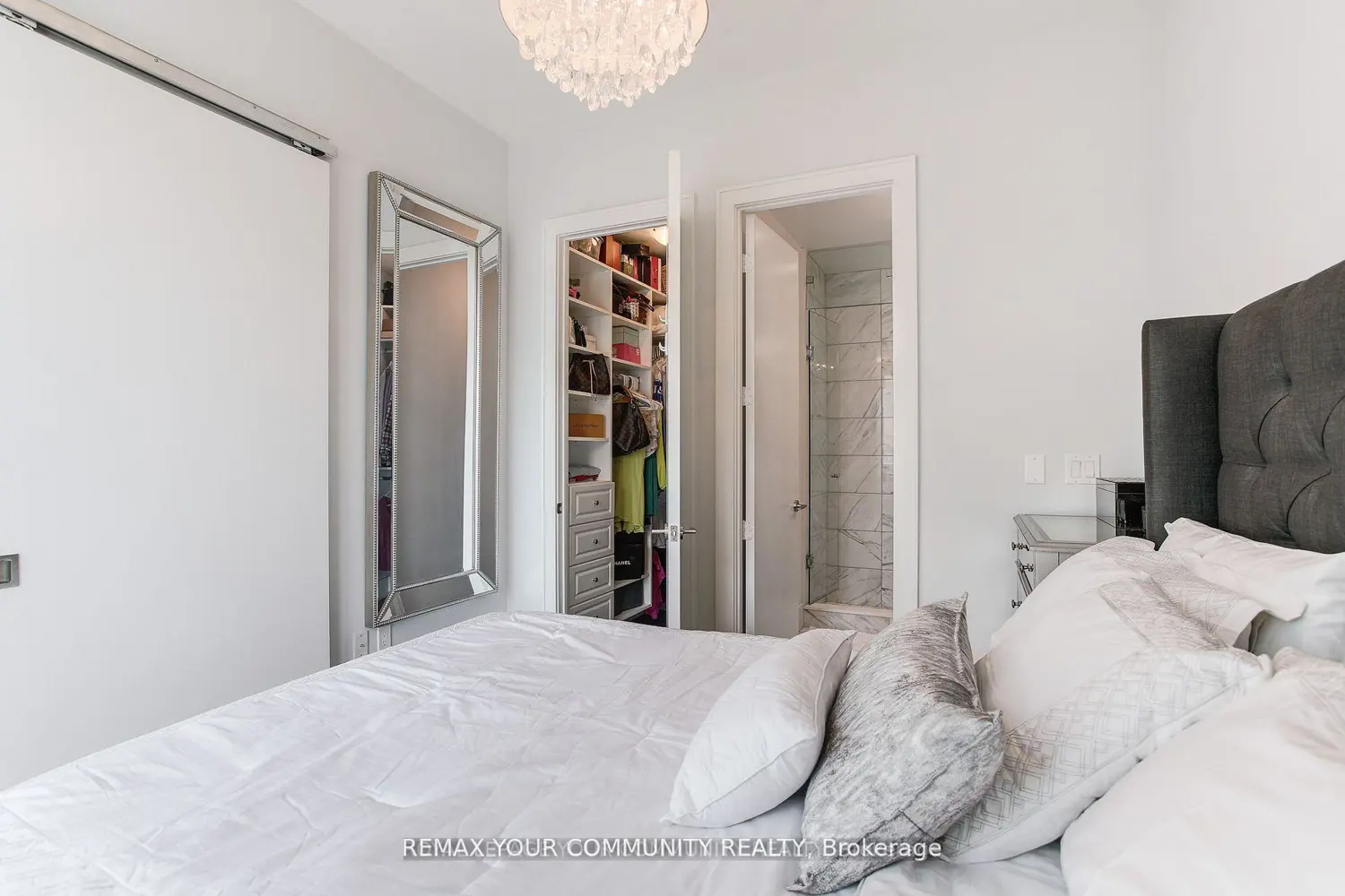 Additional image 13 of 39 Queens Quay 1109