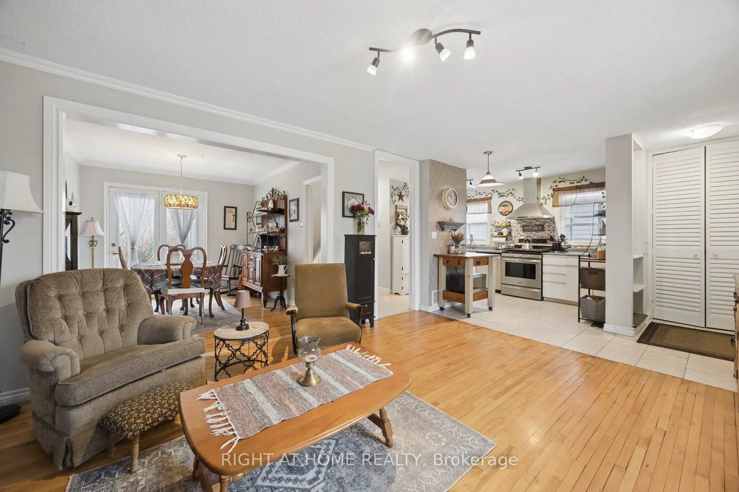 154 Admiral Road photo 4