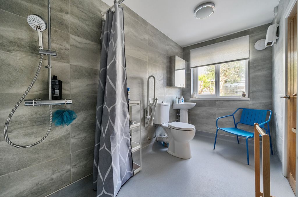 Additional image 11 of 4 bed detached house for saleSandy Beach Estate, Hayling Island, Hampshire PO11
